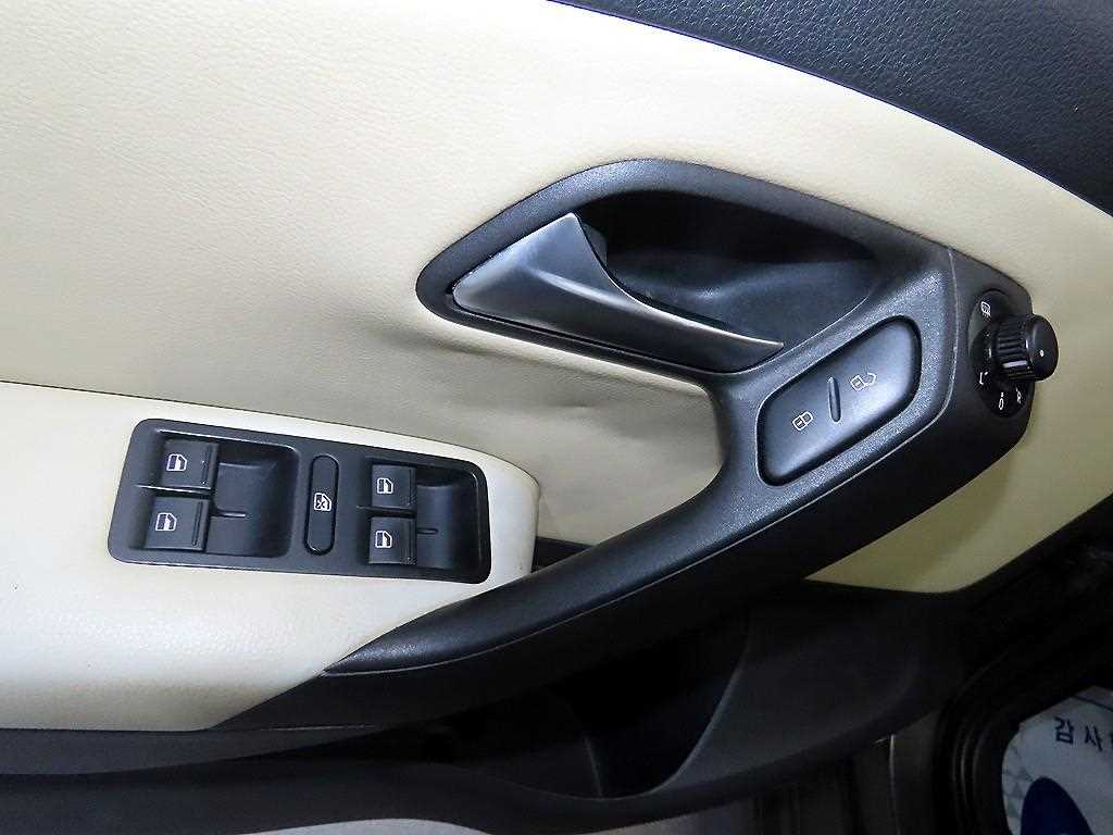 Volkswagen polo 2014 Plateado - Importación desde Corea - HF Imports Iquique - Foto 13