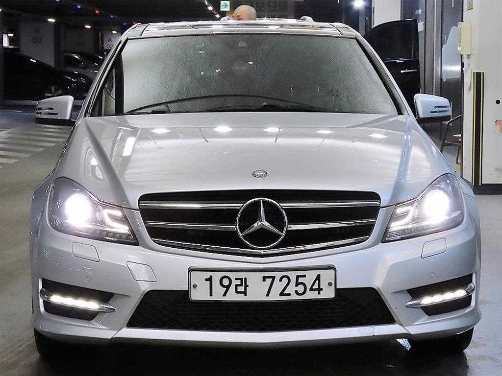 Mercedes Benz C Class - Vista 2