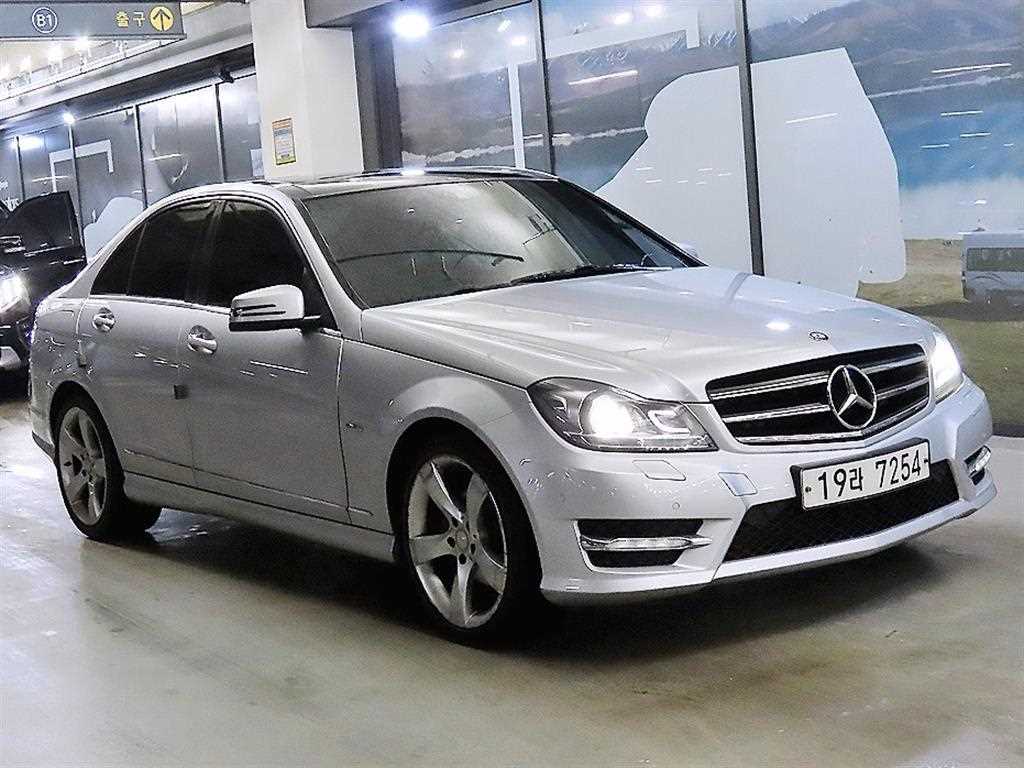Mercedes Benz C Class 2014 Plateado - Importación desde Corea - HF Imports Iquique - Foto 1