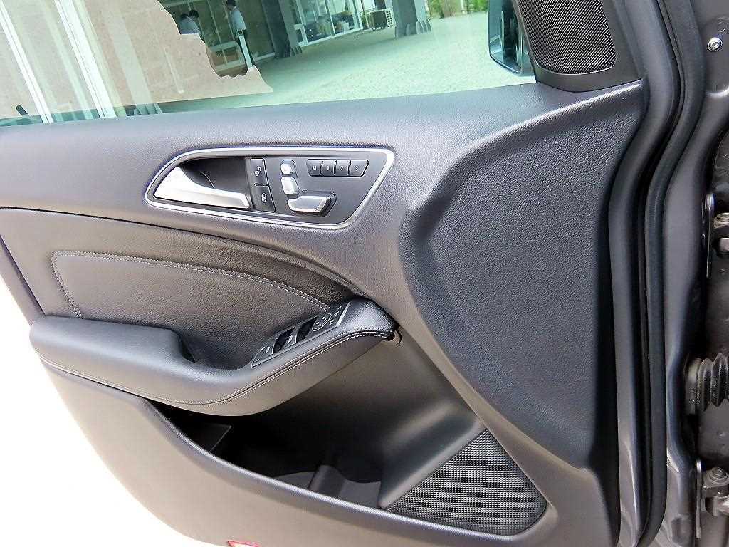 Mercedes Benz B Class (MY B) - Vista 11