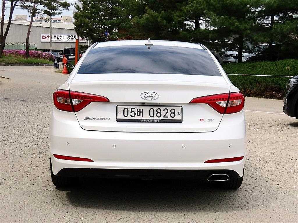 HYUNDAI Sonata - Vista 4