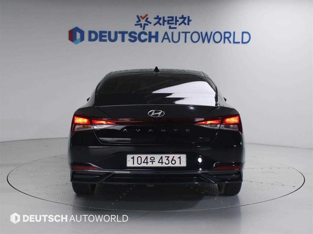 HYUNDAI Avante - Vista 4