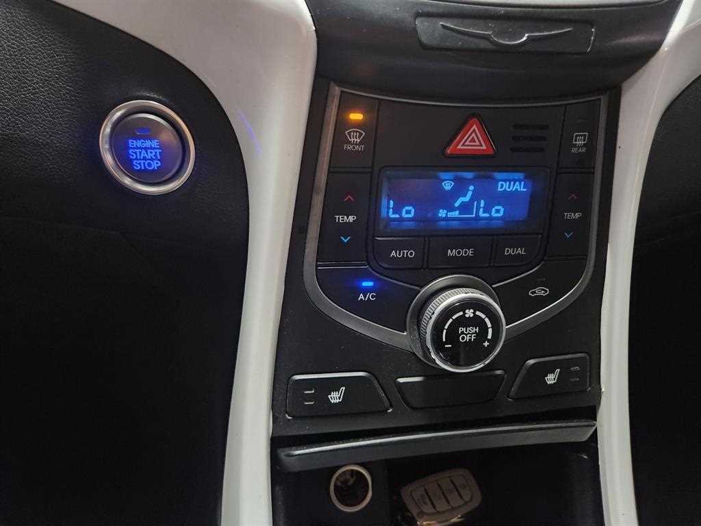 HYUNDAI Avante - Vista 9