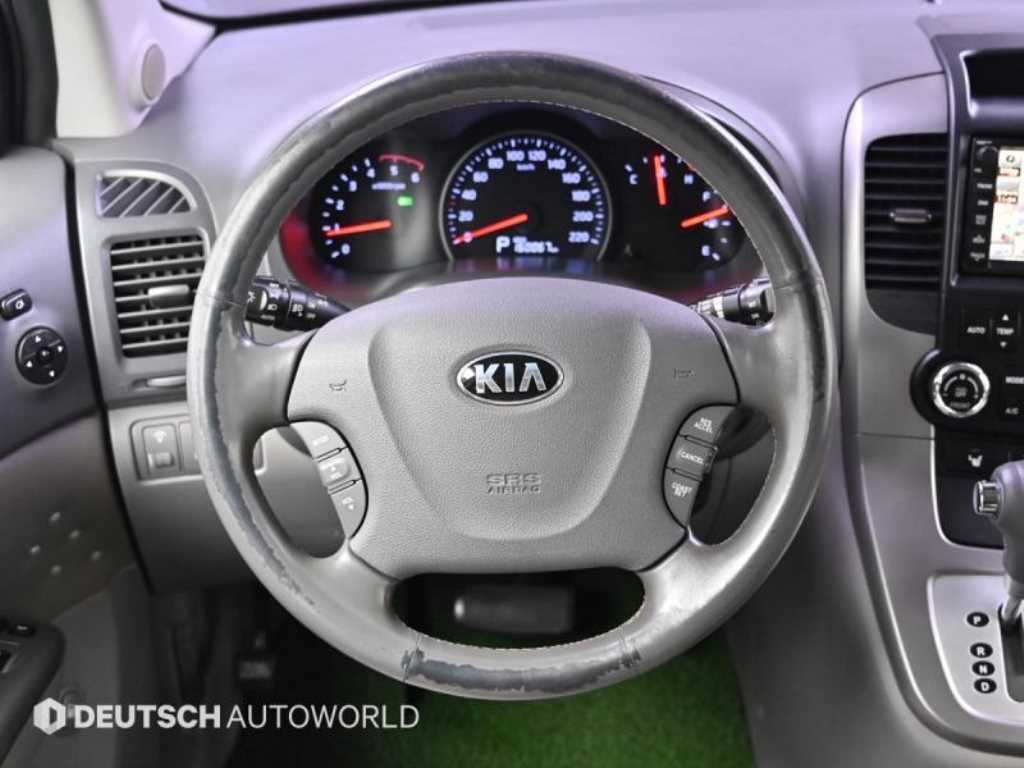 KIA Carnival - Vista 11