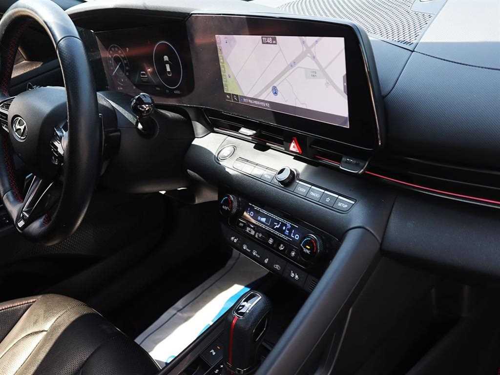 HYUNDAI Avante - Vista 11