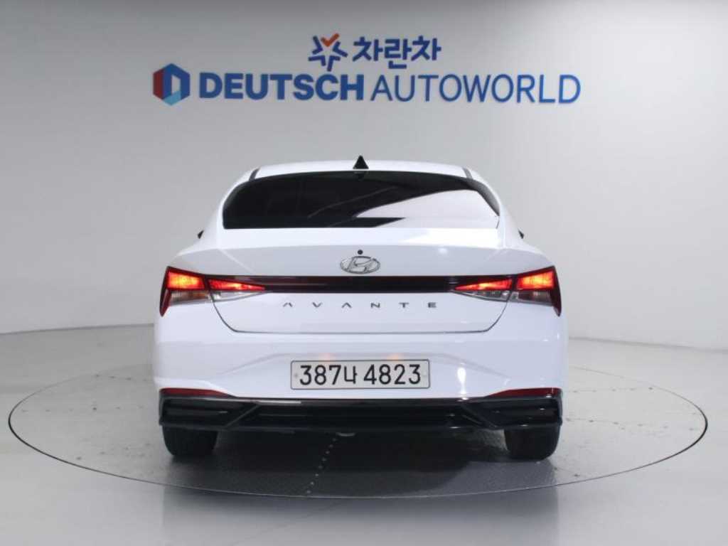 HYUNDAI Avante - Vista 4