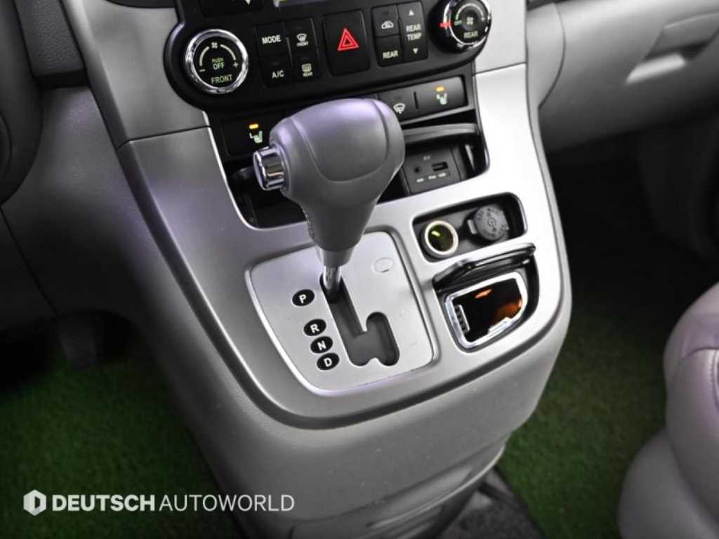 KIA Carnival - Vista 12