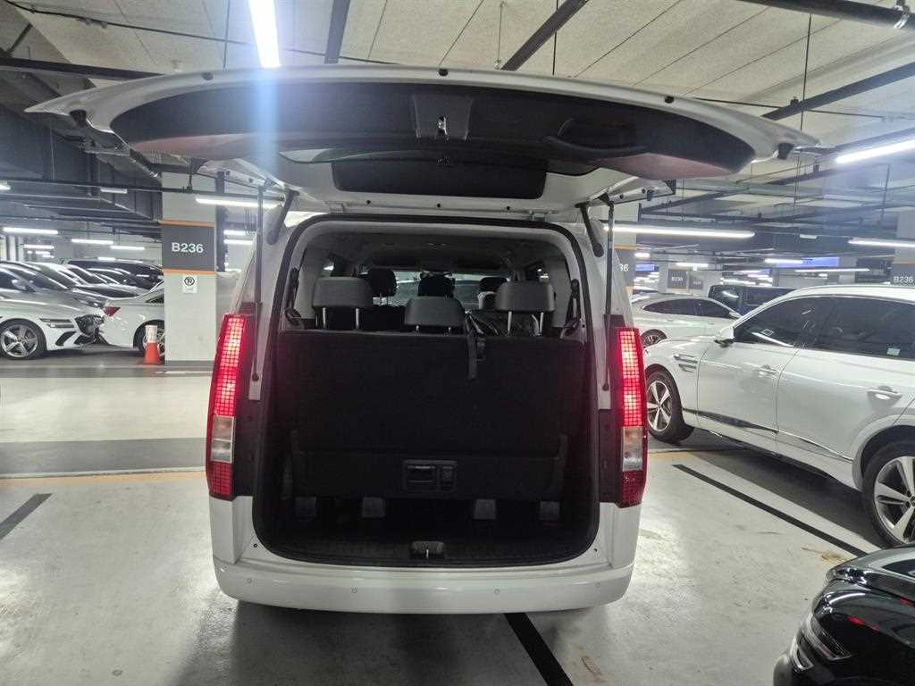 HYUNDAI Staria 2024 Blanco - Importación desde Corea - HF Imports Iquique - Foto 20