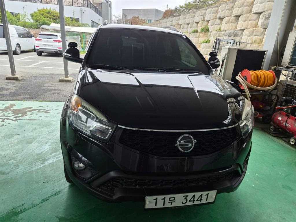 Ssangyong Korando 2015 Negro - Importación desde Corea - HF Imports Iquique - Foto 1