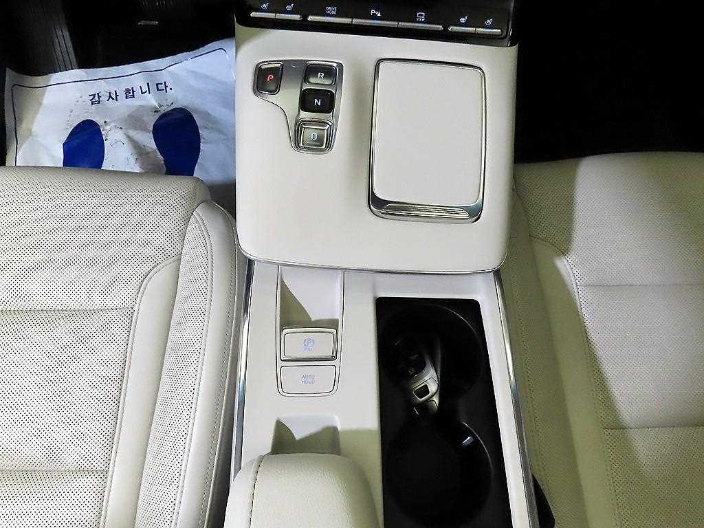 HYUNDAI Grandeur - Vista 12