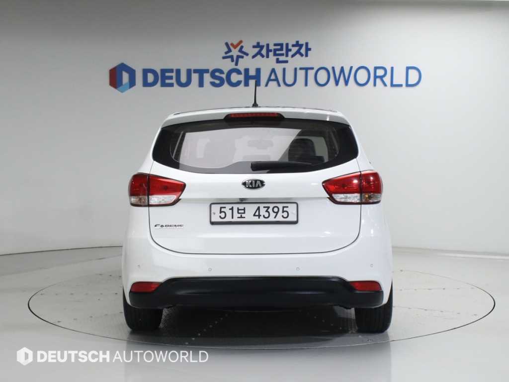 KIA Carens - Vista 4