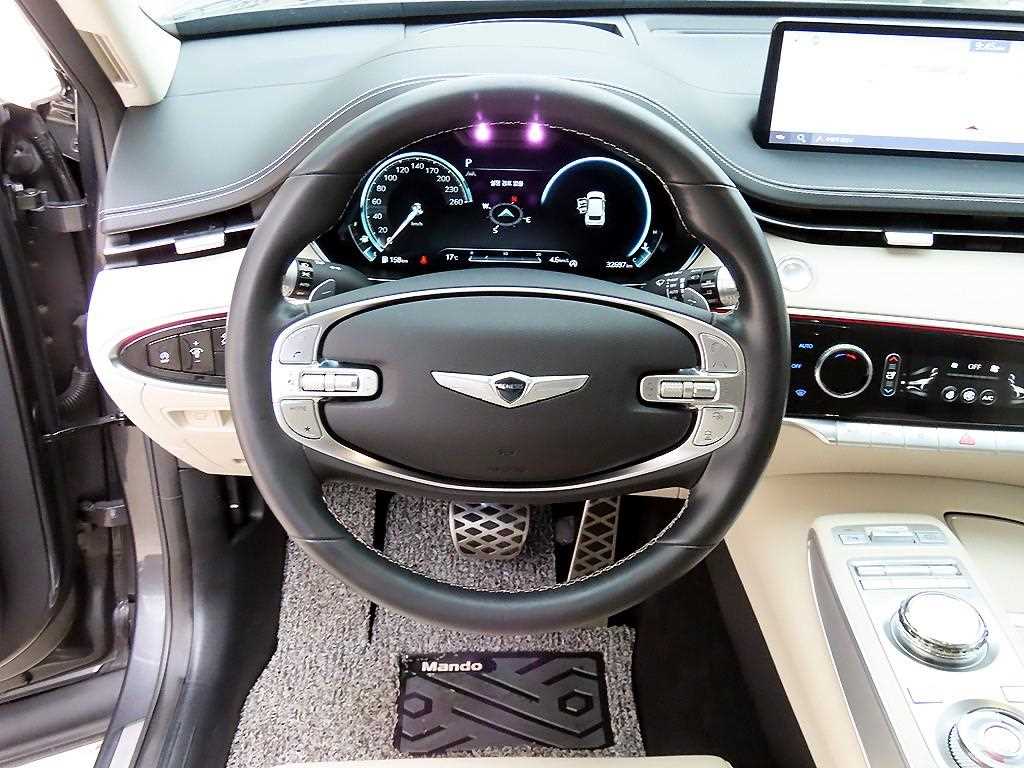 Genesis GV70 - Vista 8