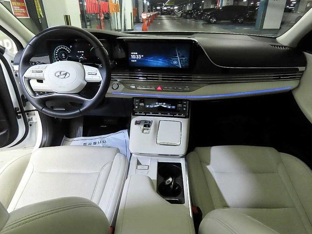 HYUNDAI Grandeur - Vista 10