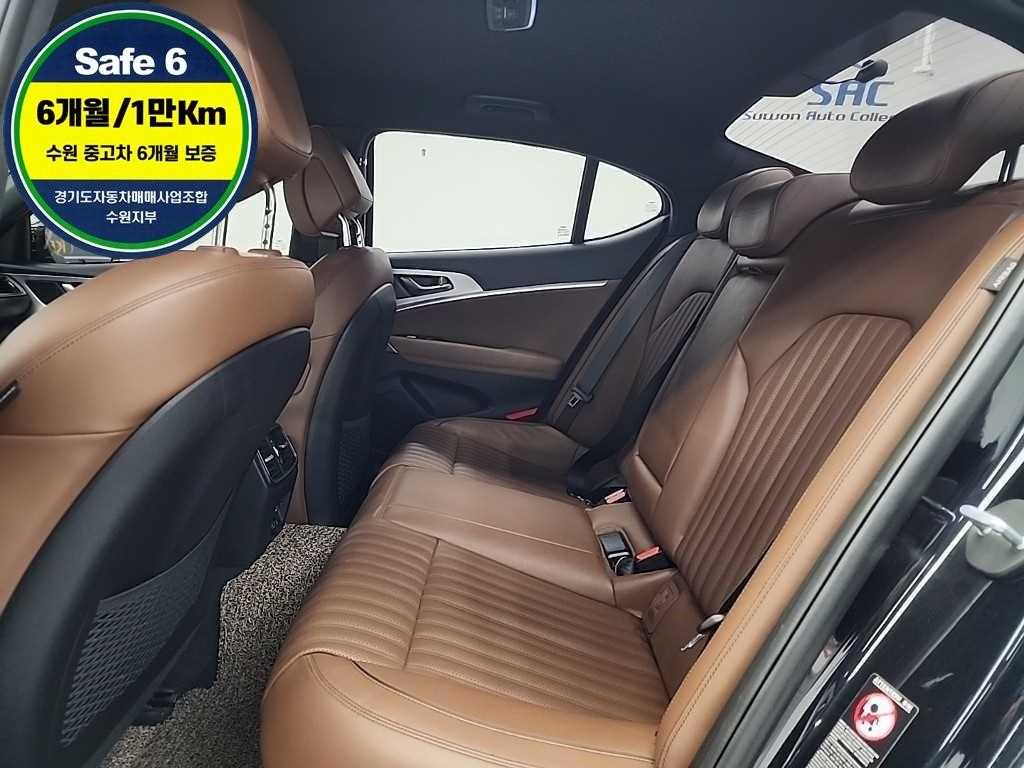 Genesis G70 - Vista 12