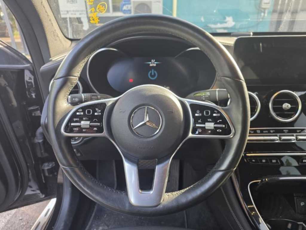 Mercedes Benz GLC Class - Vista 6