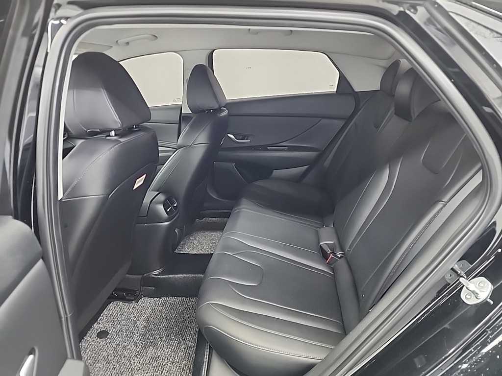 HYUNDAI Avante - Vista 12