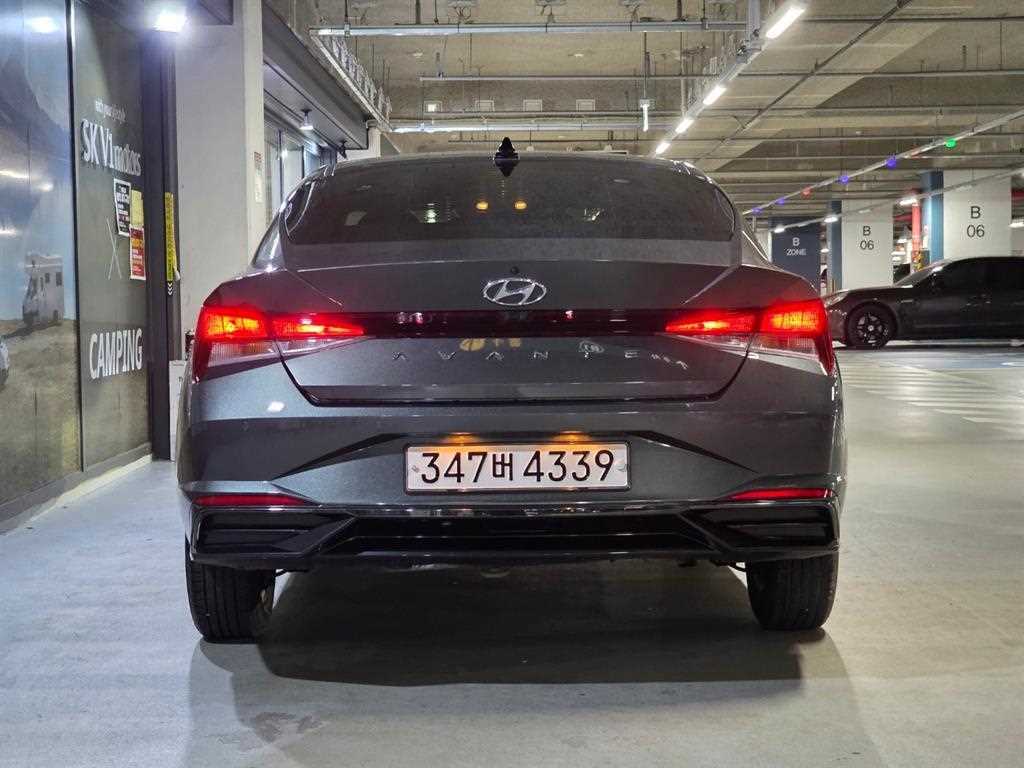 HYUNDAI Avante - Vista 5