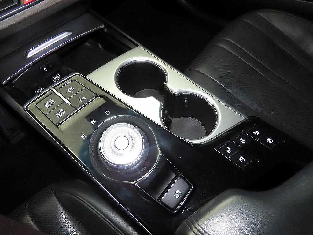 KIA K8 - Vista 12