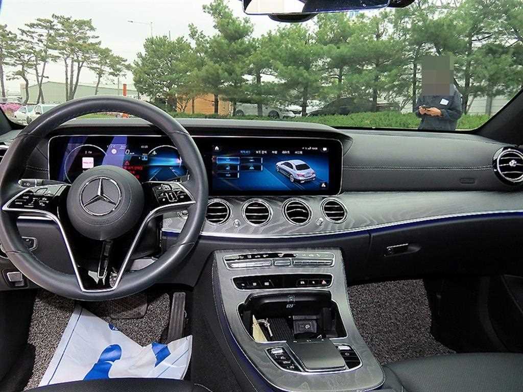 Mercedes Benz E class - Vista 7
