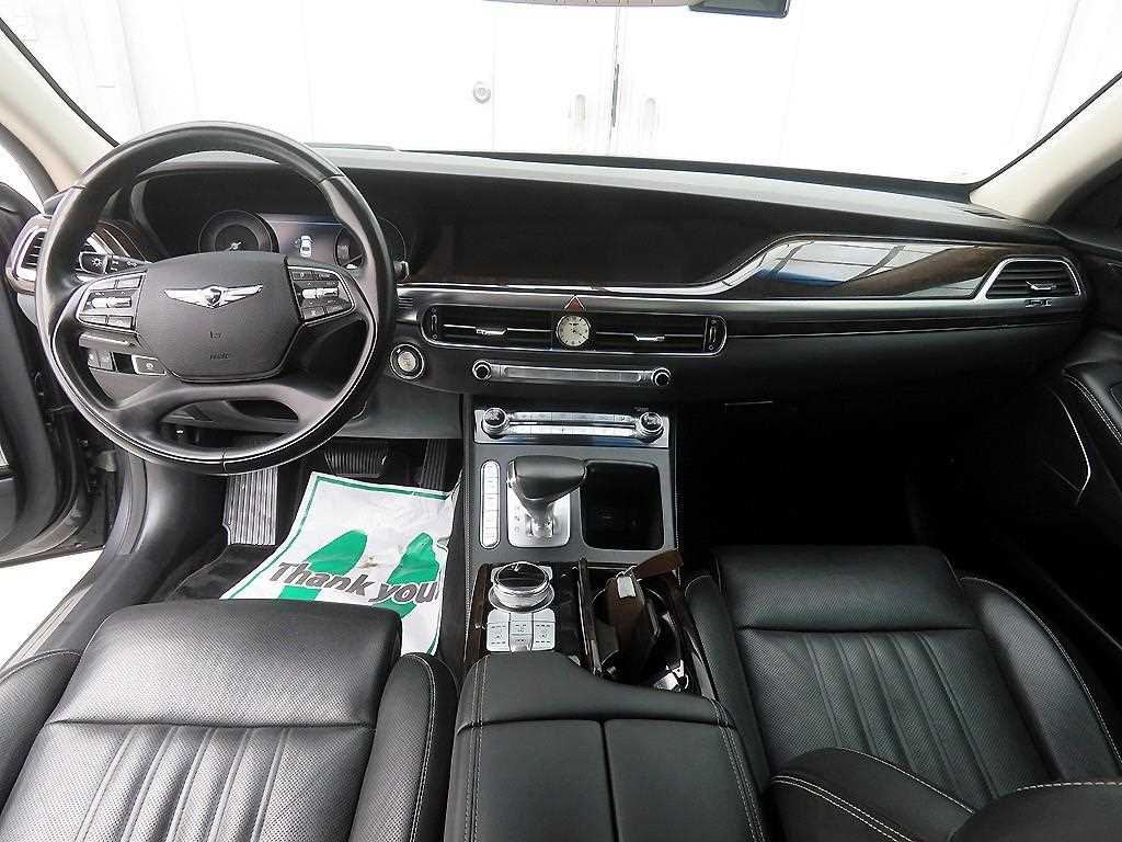 Genesis G90 - Vista 8
