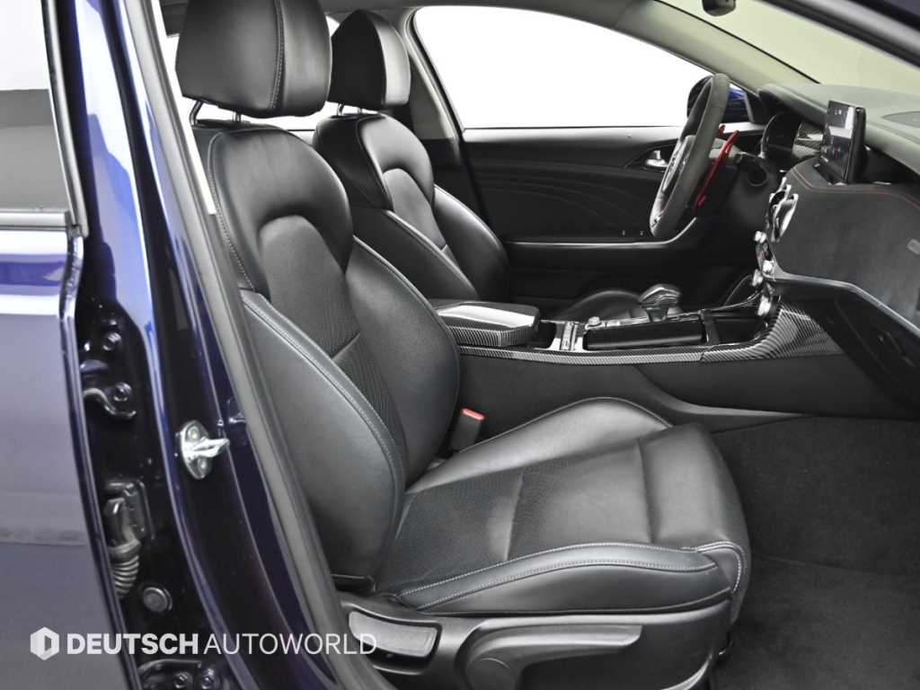 KIA Stinger - Vista 10