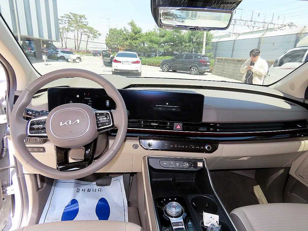 KIA Carnival - Vista 8
