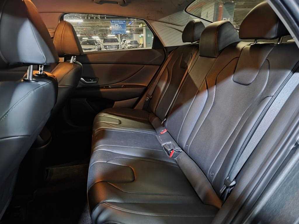 HYUNDAI Avante - Vista 8