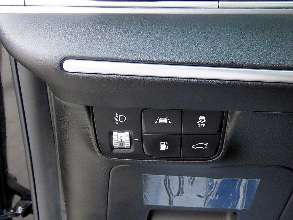 HYUNDAI Grandeur - Vista 12