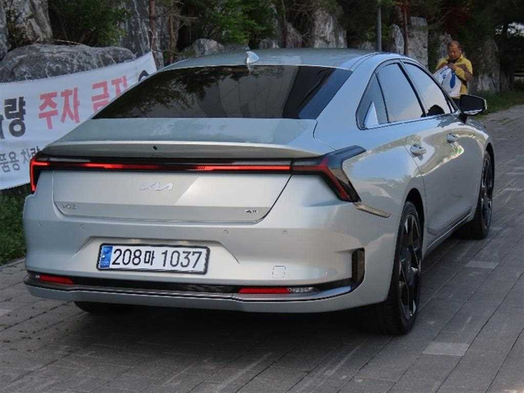 KIA K8 - Vista 3