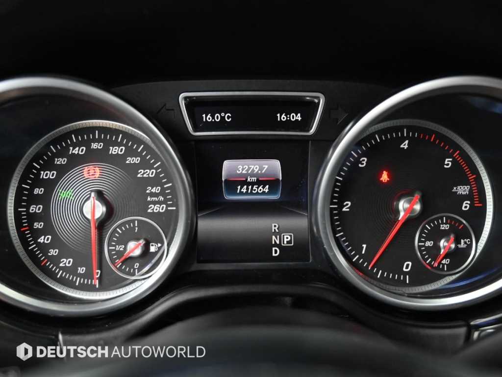 Mercedes Benz GLE Class - Vista 8