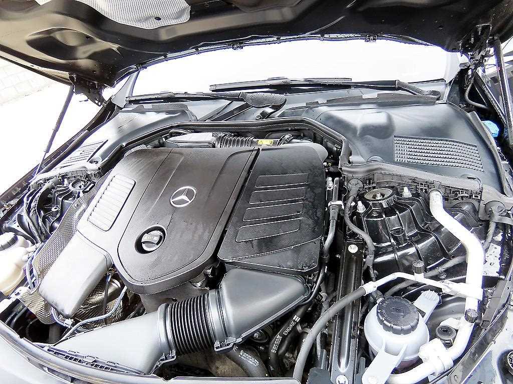 Mercedes Benz C Class 2022 Negro - Importación desde Corea - HF Imports Iquique - Foto 19