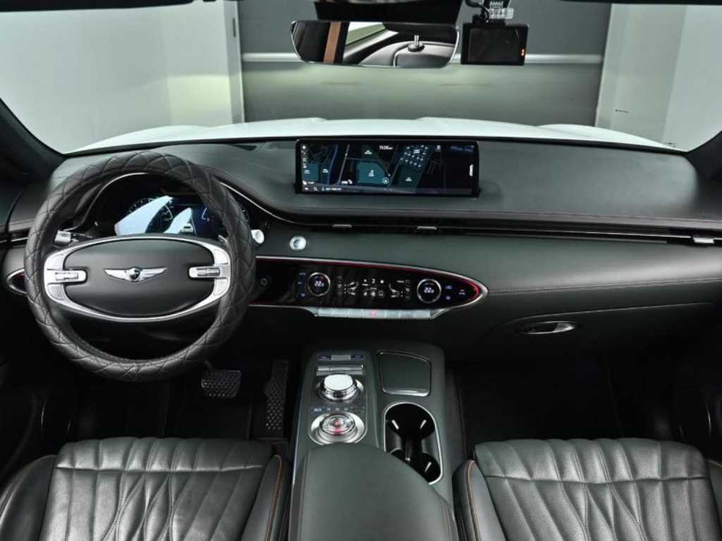 Genesis GV70 - Vista 7