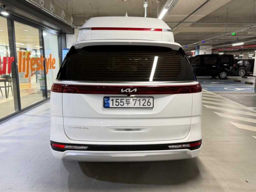 KIA Carnival - Vista 5