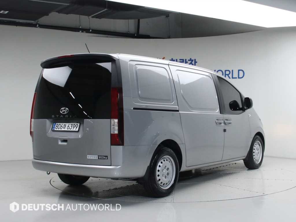 HYUNDAI Staria - Vista 2