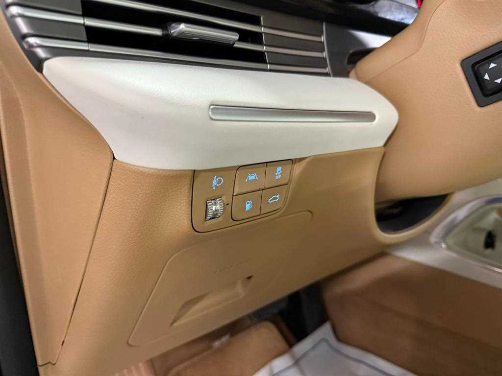 HYUNDAI Grandeur - Vista 12