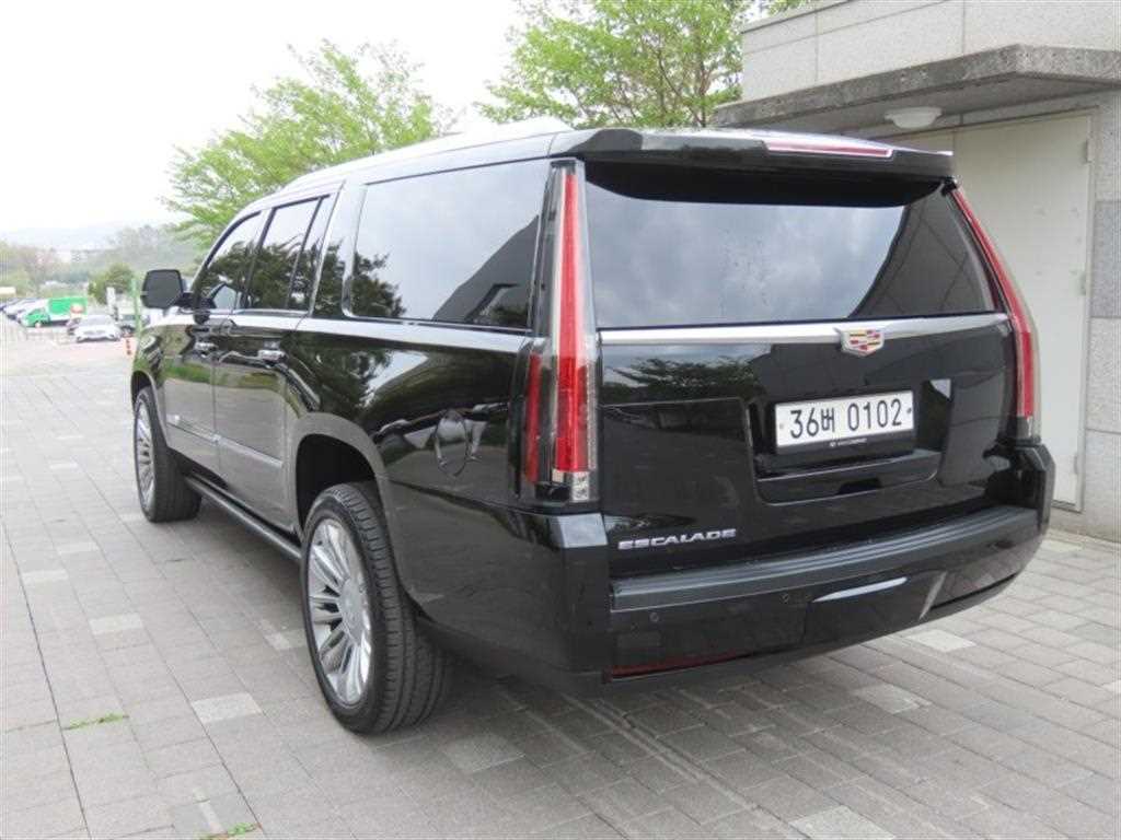 Cadillac Escalade - Vista 4
