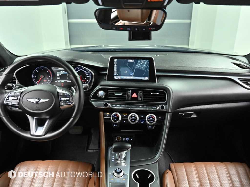 Genesis G70 - Vista 8