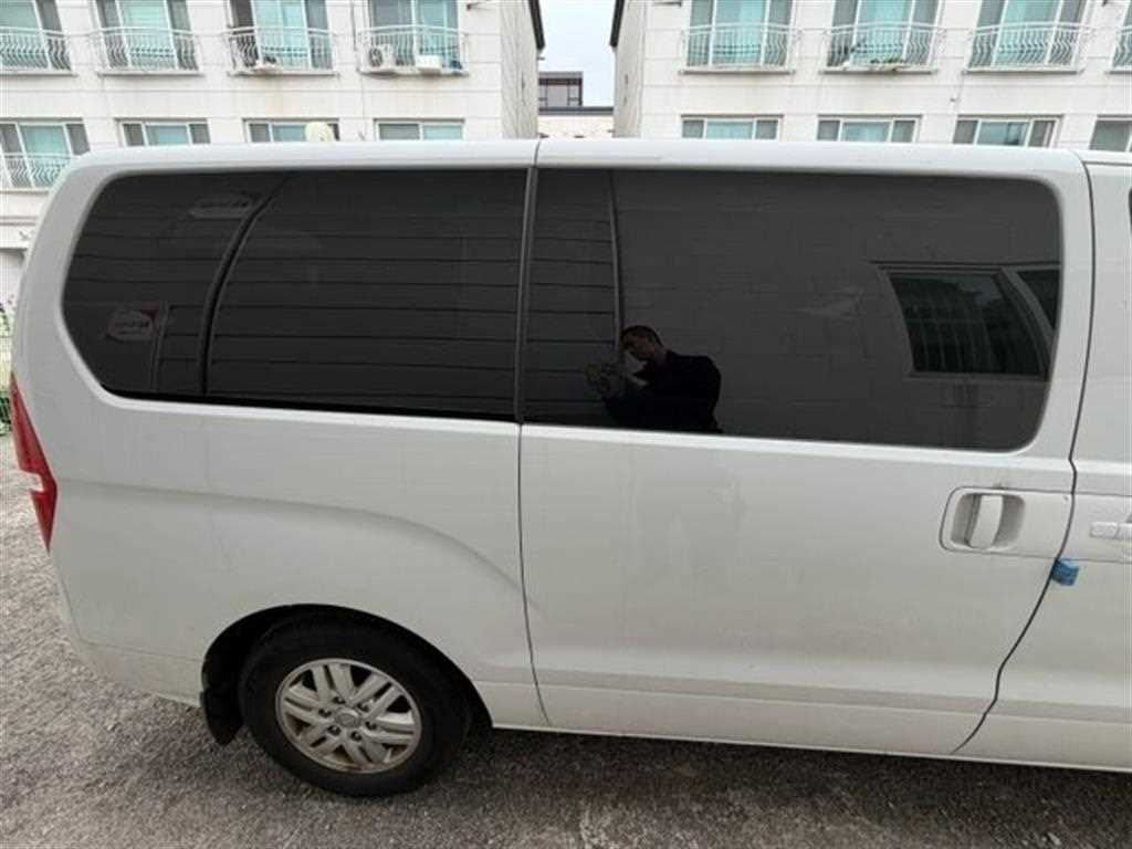 HYUNDAI Starex - Vista 3