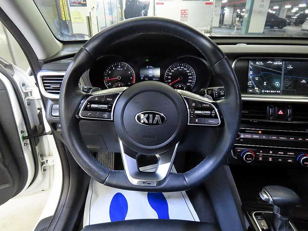 KIA K5 - Vista 8