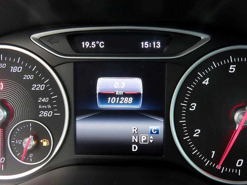 Mercedes Benz B Class (MY B) - Vista 9
