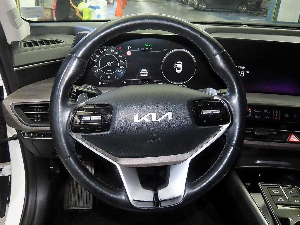 KIA K8 - Vista 8
