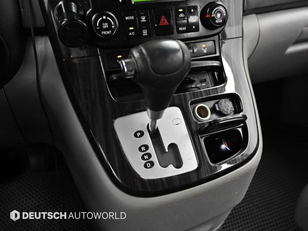 KIA Carnival - Vista 11