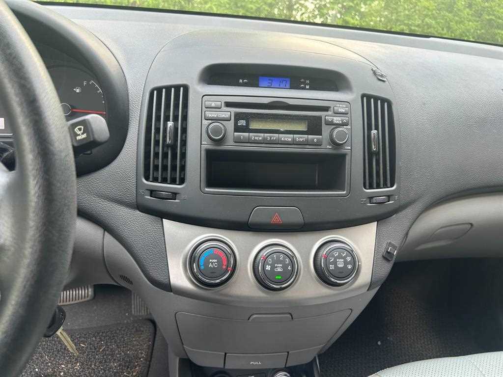 HYUNDAI Avante - Vista 7
