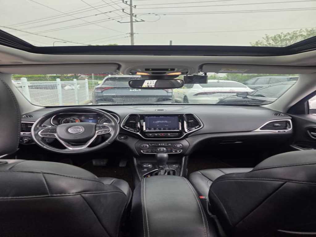 Jeep Cherokee - Vista 6