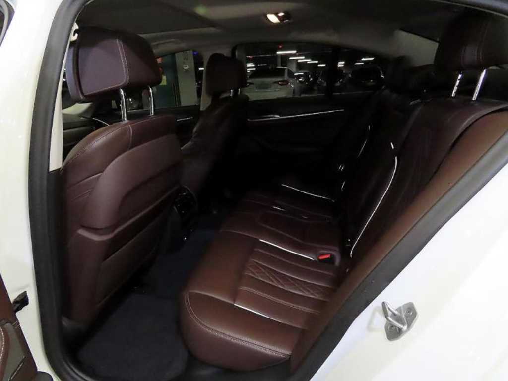BMW 5 Series - Vista 7