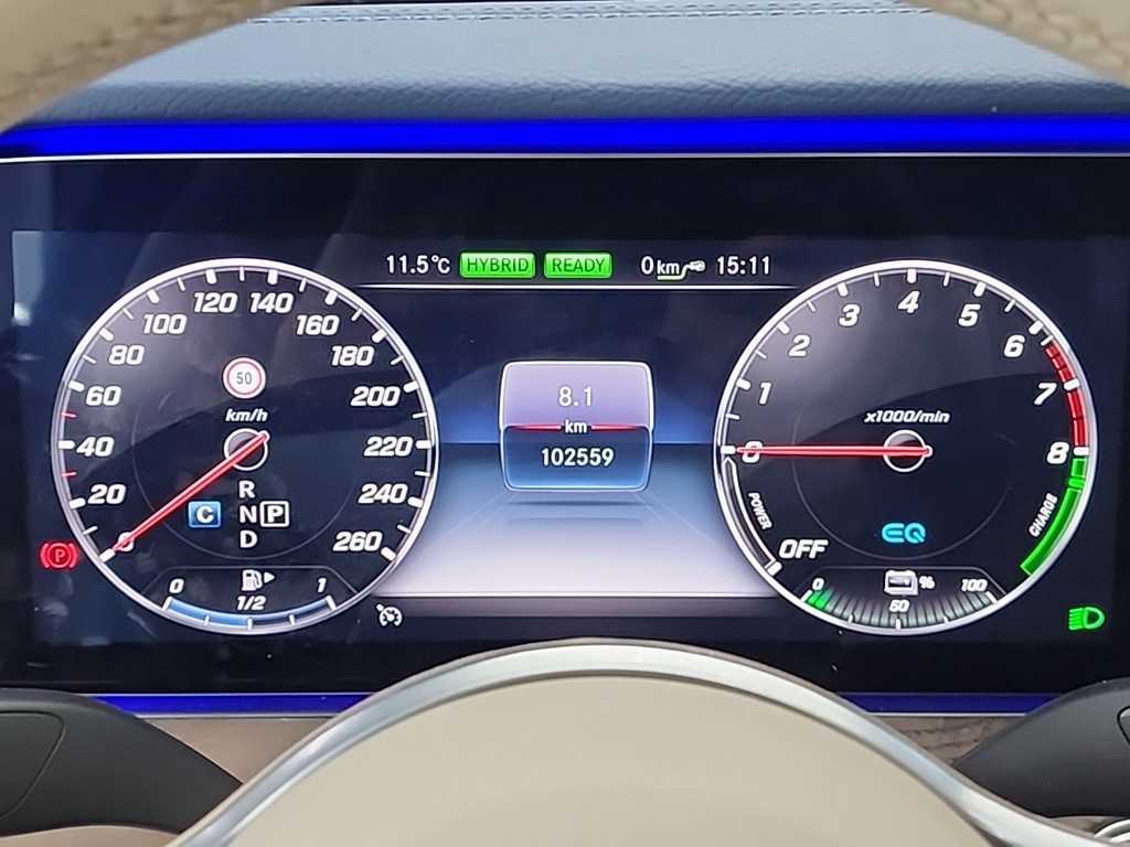 Mercedes Benz E class - Vista 7
