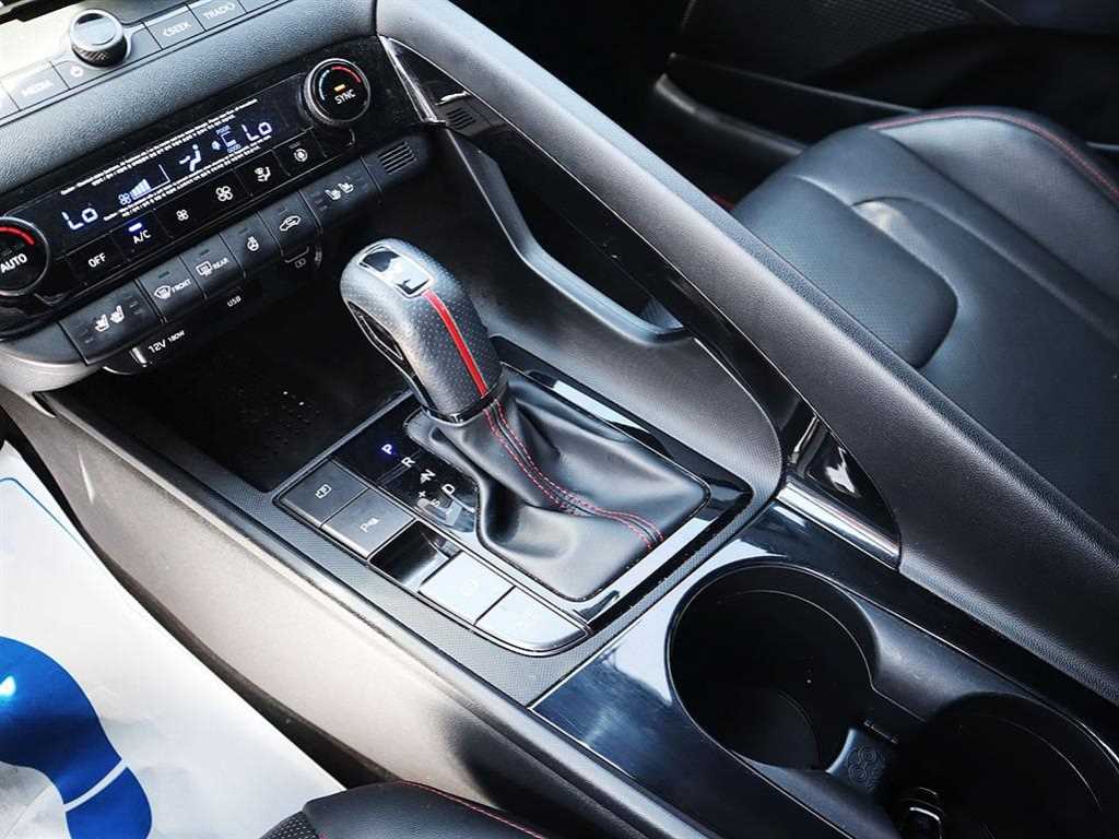HYUNDAI Avante - Vista 12