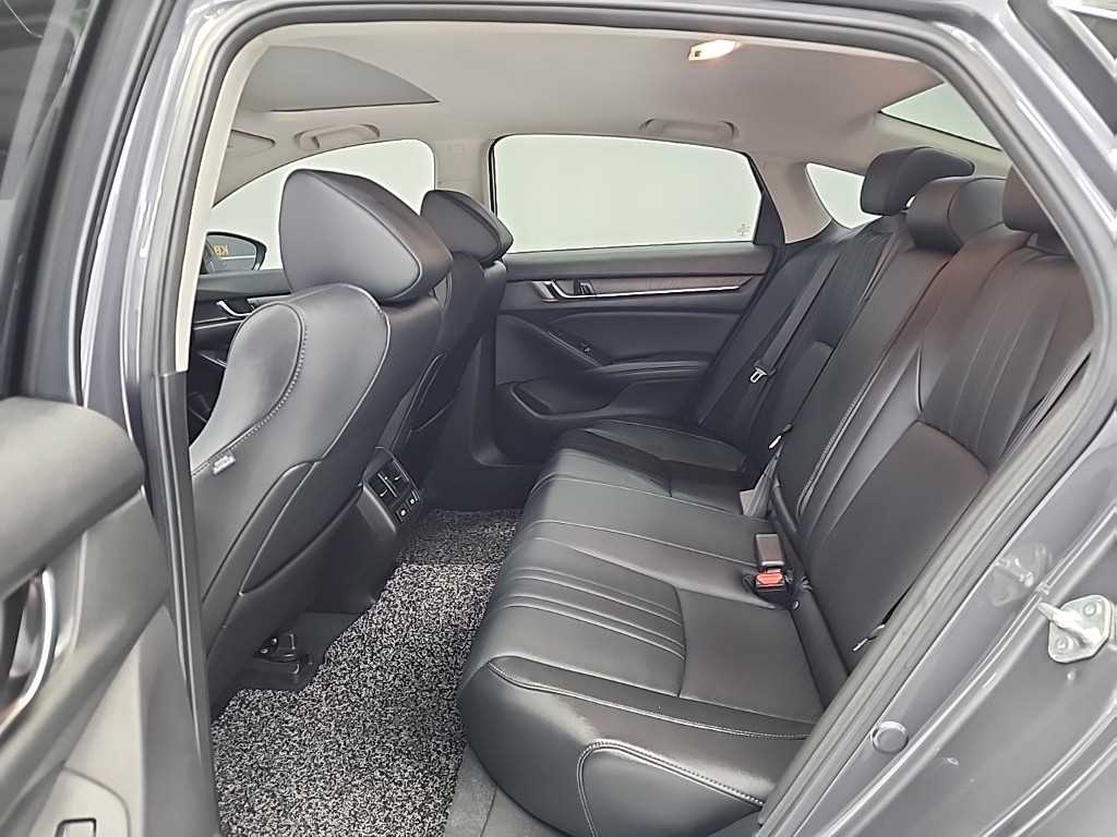 Honda Accord - Vista 12