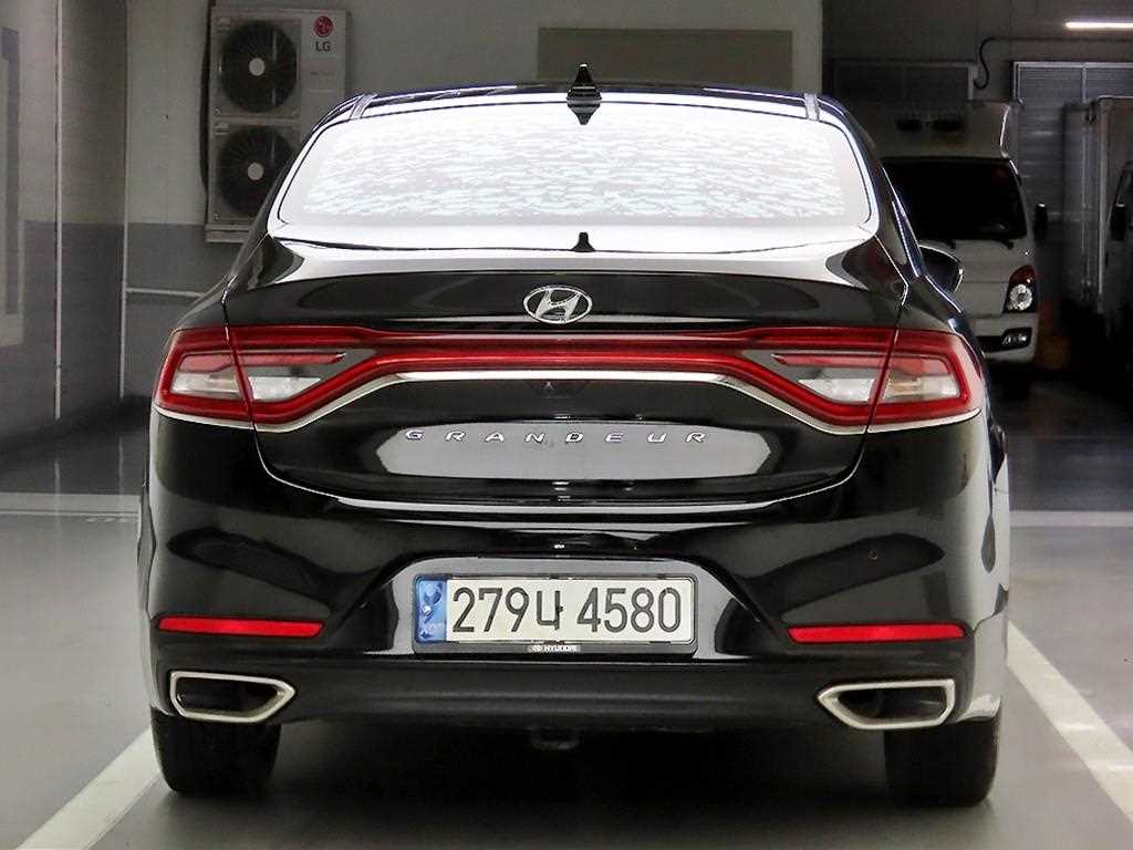 HYUNDAI Grandeur - Vista 3