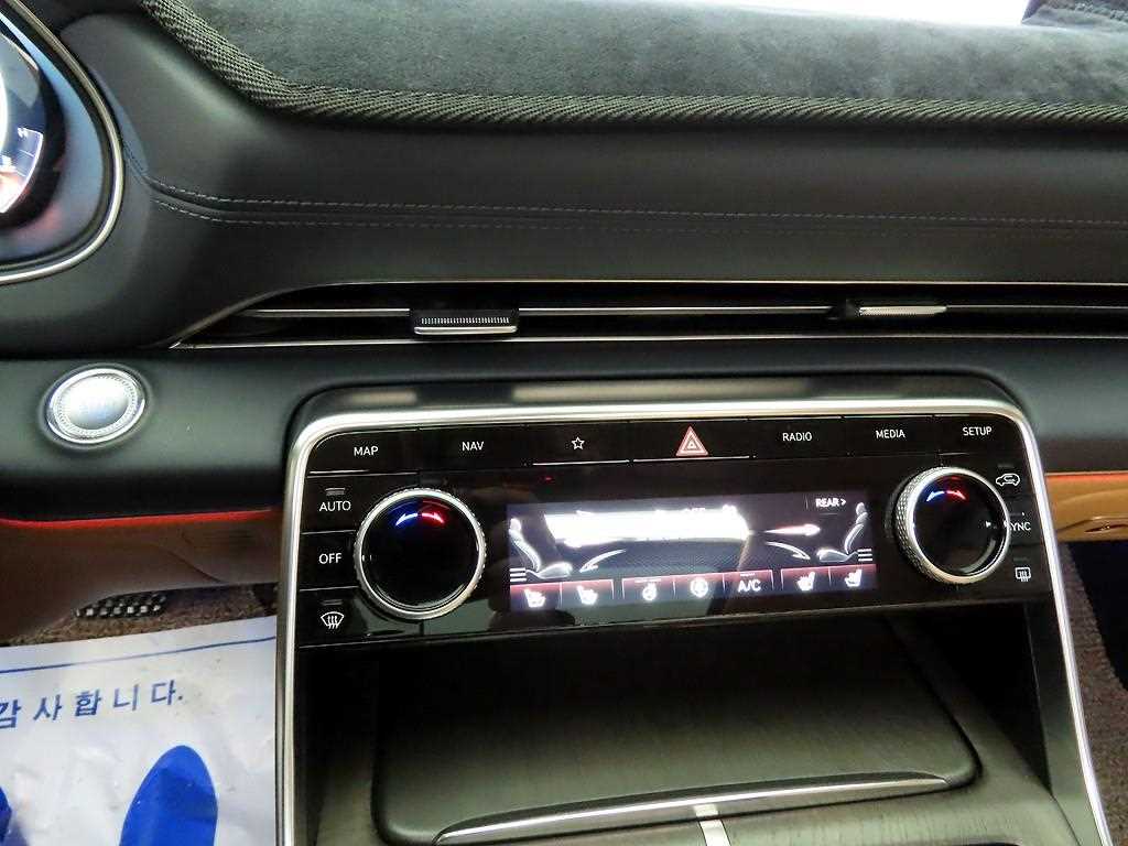 Genesis GV80 - Vista 9